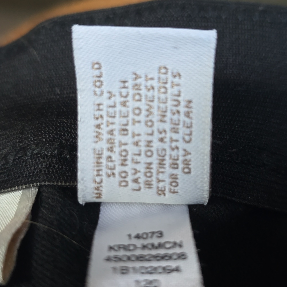 CHICO'S So Slimming Black Ankle Jeans Like New - Picture 9 of 10
